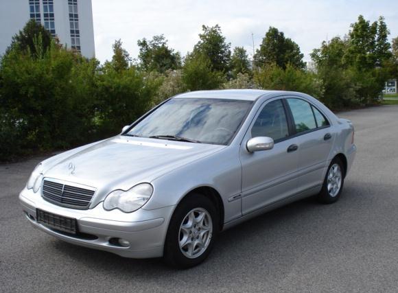 2003 Mercedes-Benz C 200 CDI Classic Negro