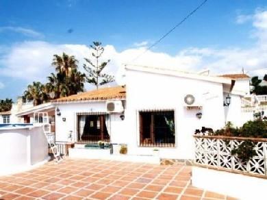 Chalet con 3 dormitorios se vende en Benajarafe, Costa del Sol