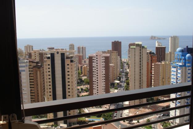 Apartamento en benidorm. planta 22. amueblado. excelentes vistas