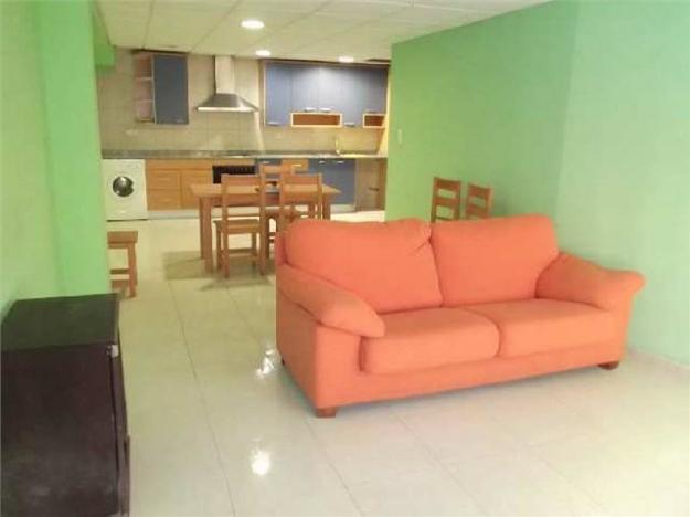 Venta de vivienda de un dormitorio totalmente reformada junto a Plaza Seneca, antigua estación de autobuses.