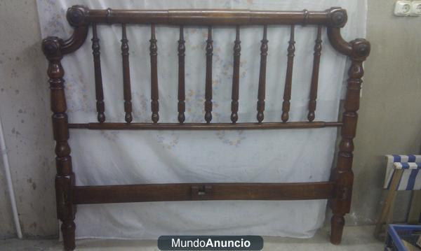 Cabezal de cama popular mediterráneo 1980. Madera de pino con travesaños torneados.