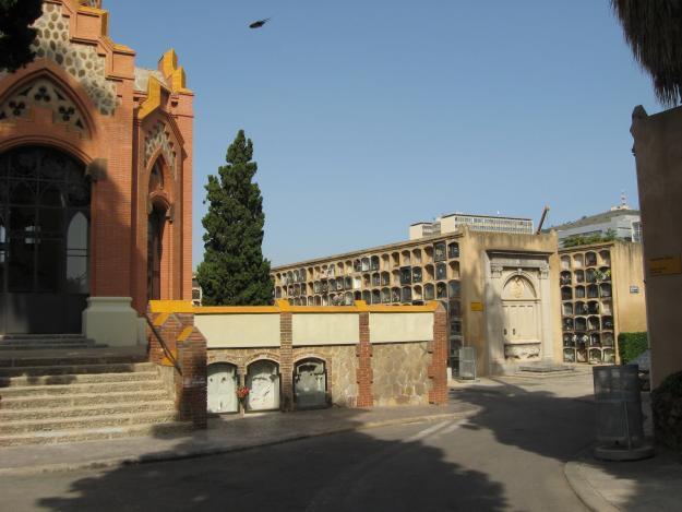 NICHO EN EL CEMENTERIO DE LAS CORTS