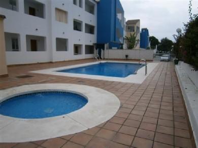 Apartamento con 3 dormitorios se vende en Estepona, Costa del Sol