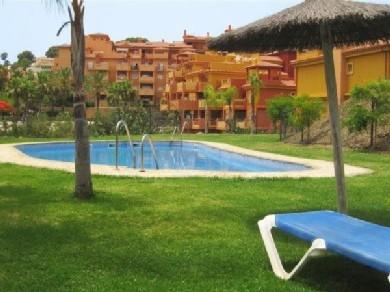 Apartamento con 2 dormitorios se vende en Marbella, Costa del Sol