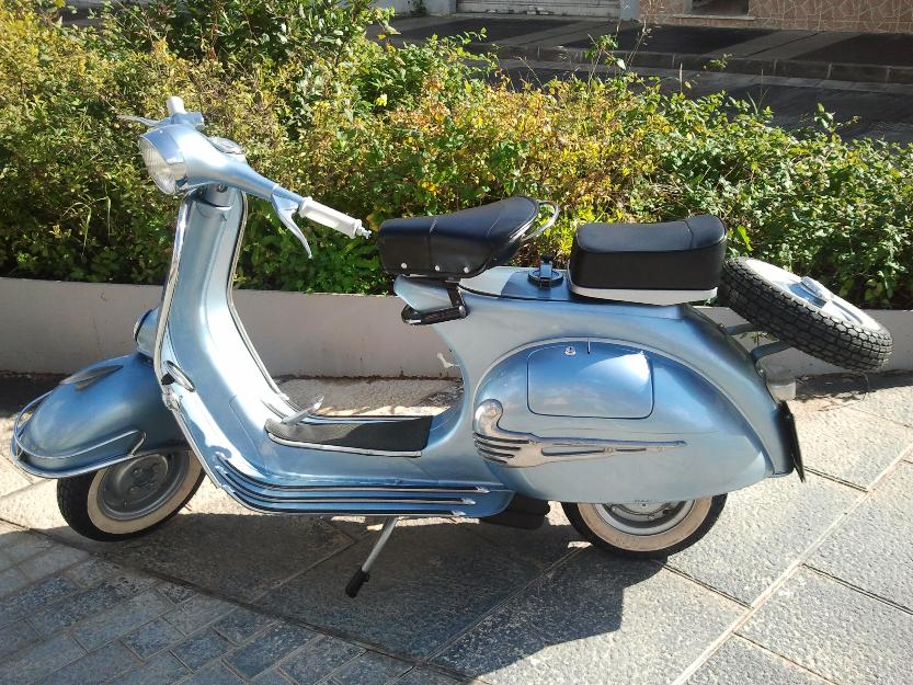 Vespa restaurada del año 59