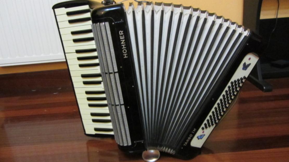 Acordeon Hohner tango I M de 60 bajos