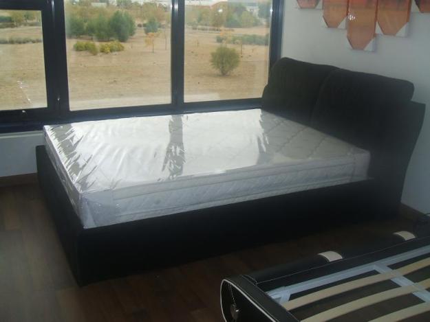 LIQUIDACION CAMA DORMITORIO COLOR NEGRO