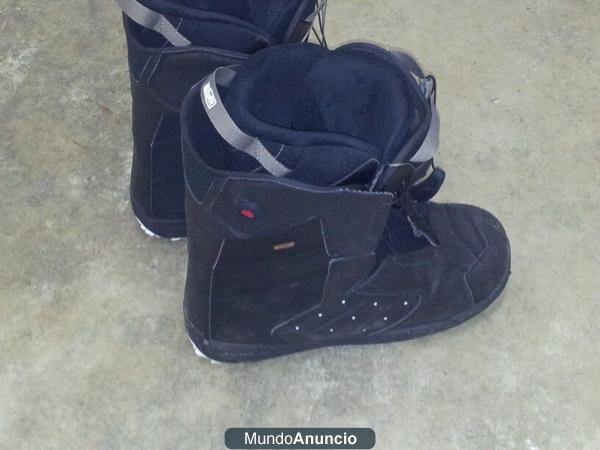 se venden botas de eaquiar del num 46-47 por 75€ negociables.