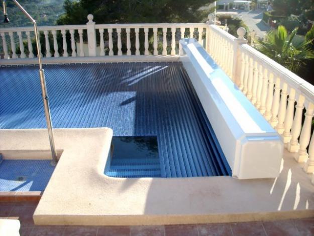 Cubierta automática para piscina en Policarbonato Solar