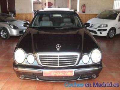 Mercedes Benz E320