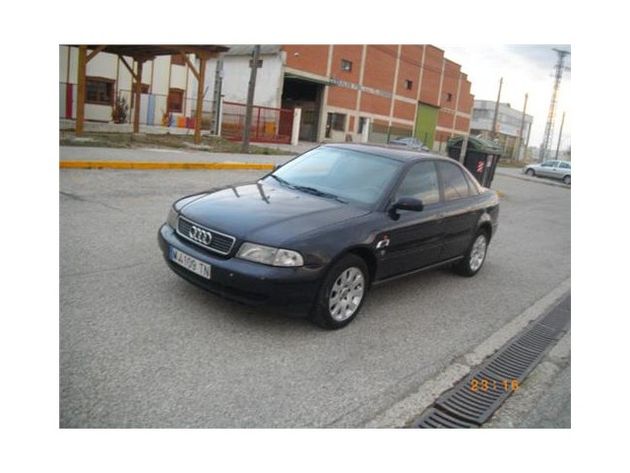 AUDI A6 2.4