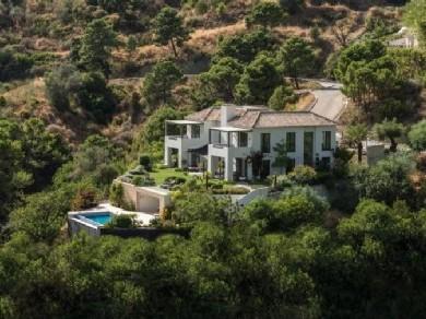 Chalet con 4 dormitorios se vende en Benahavis, Costa del Sol