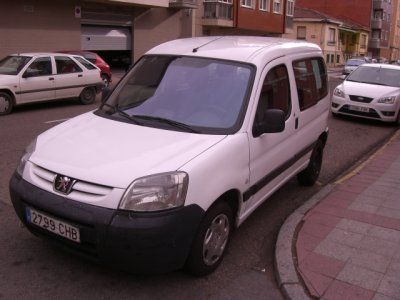 PEUGEOT PARTNER 1.9D - Leon