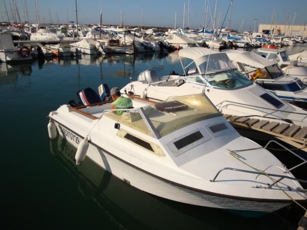 Barco de pesca y paseo