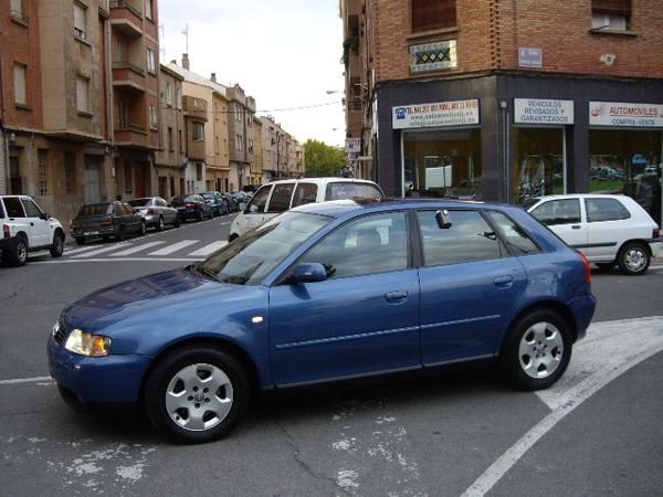 AUDI A3 1,9 TDI 130 CV AMBITION
