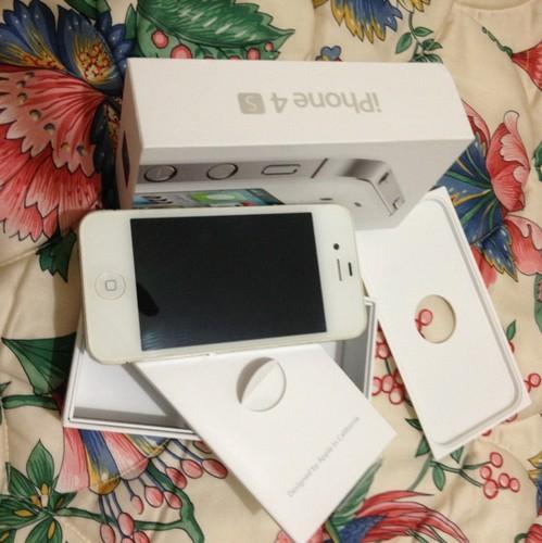 iPhone 4S 16Gb Libre + Accesorios