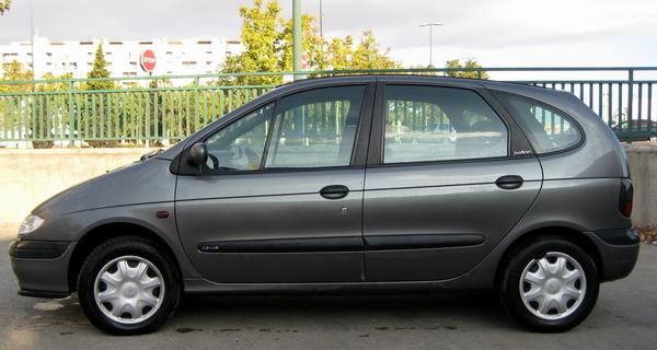 RENAULT SCENIC 1.9 DIESEL, 105 CV, AÑO 2000. 3600