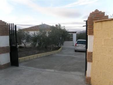 Chalet con 3 dormitorios se vende en Alhaurin el Grande