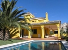 Chalet con 5 dormitorios se vende en Marbella, Costa del Sol - mejor precio | unprecio.es