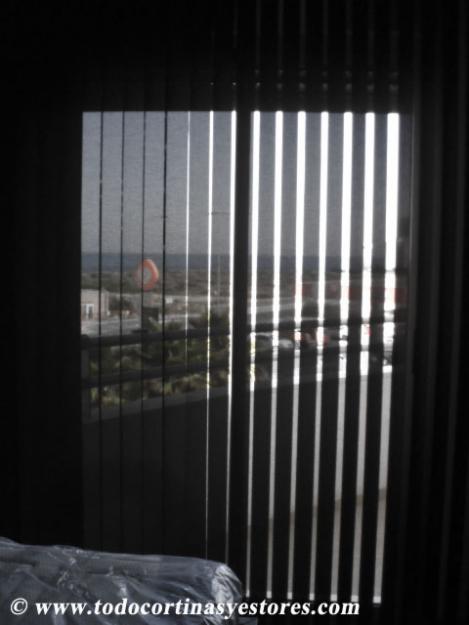 Cortinas Verticales de Screen negro