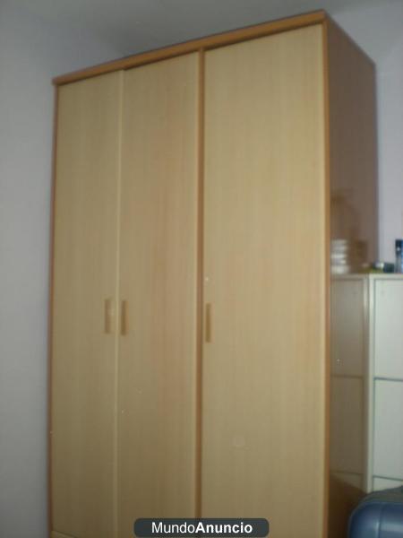 ¡GRAN OPORTUNIDAD! SOFÁ CAMA + ARMARIO 250 €