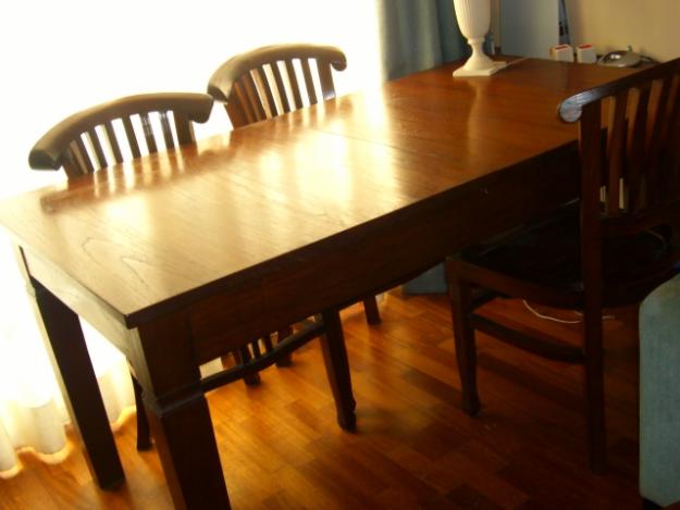 *************MESA DE COMEDOR, 4 SILLAS Y 2 BUTACAS COLONIALES***************