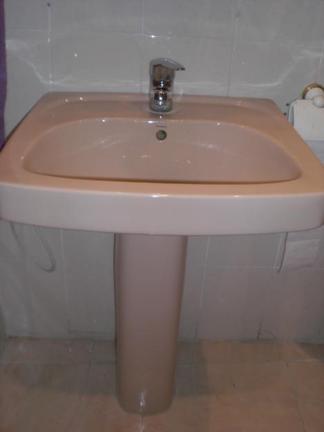 80 euros conjunto sanitario de  lavabo con columna + bidet + wc marca porsan color salmon