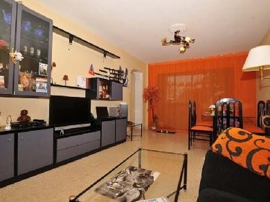 Apartamento con 3 dormitorios se vende en Marbella, Costa del Sol