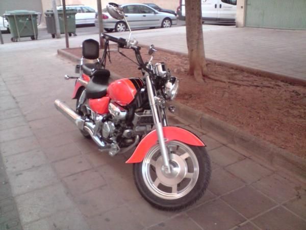 Vendo moto tipo custom 125cc
