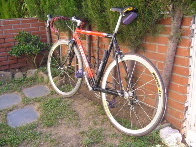 Bicicleta MMR, ultegra 600, ruedas Gipiemme de llanta ancha