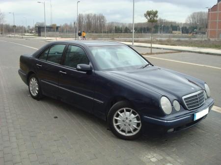 Mercedes Clase E 270CDI en LEON