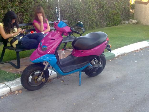 scooter peugueot trekker