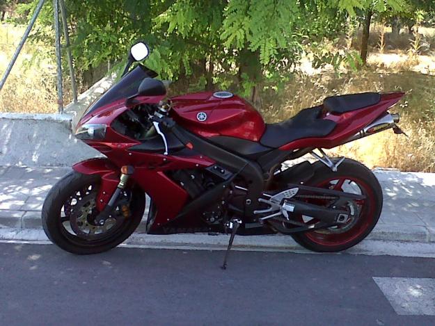 YAMAHA R1 2005