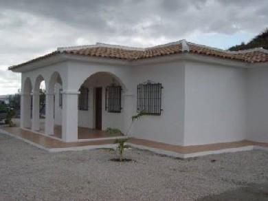 Chalet con 3 dormitorios se vende en Canillas De Aceituno, Axarquia