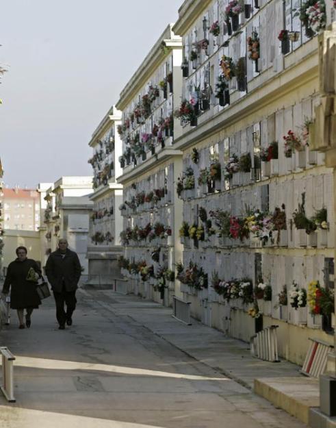 Se vende Nicho en cementerio San Amaro, La Coruña