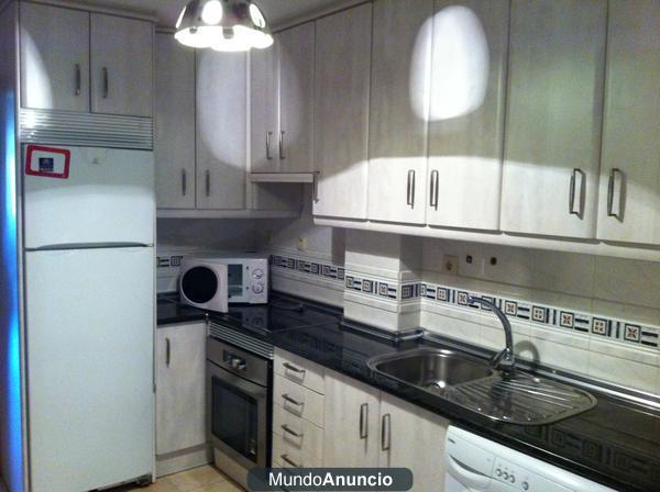 COCINA CON 2 AñOS DE USO