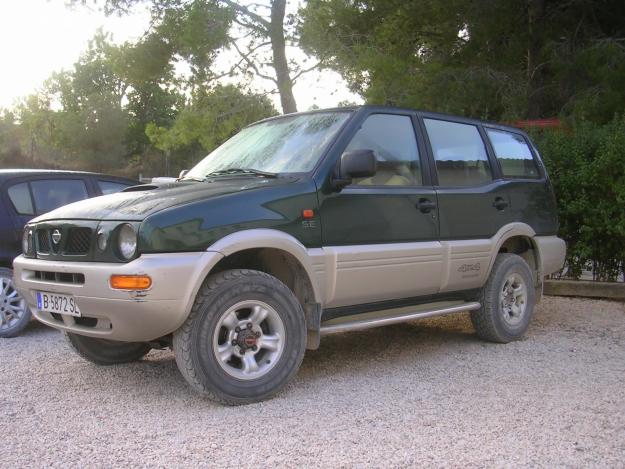 4x4 nissan terrano II 2.7 TDI SE del 97 ,7 plazas