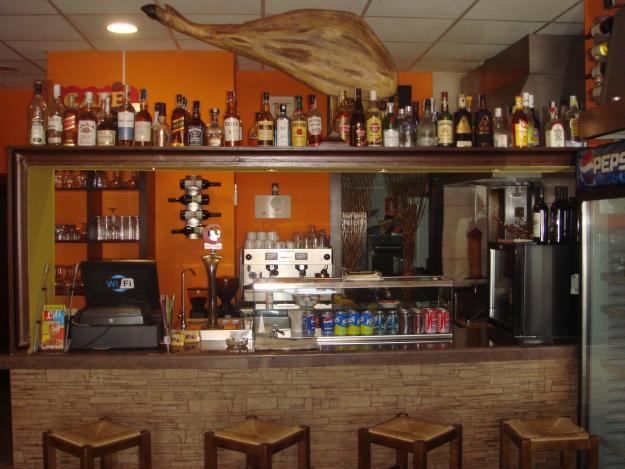 Se traspasa Bar-Cafeteria en Fuengirola 1ª linea de playa