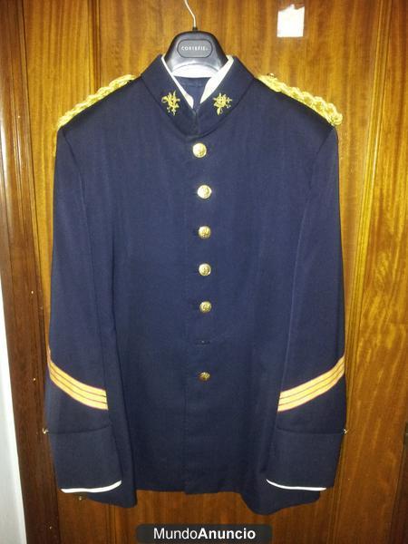 VENDO UNIFORME MILITAR