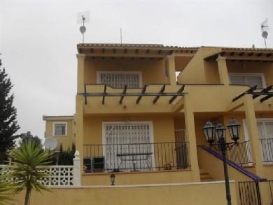 Chalet con 3 dormitorios se vende en Villamartin, Costa Blanca