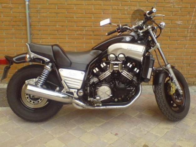 YAMAHA VMAX 1200cc