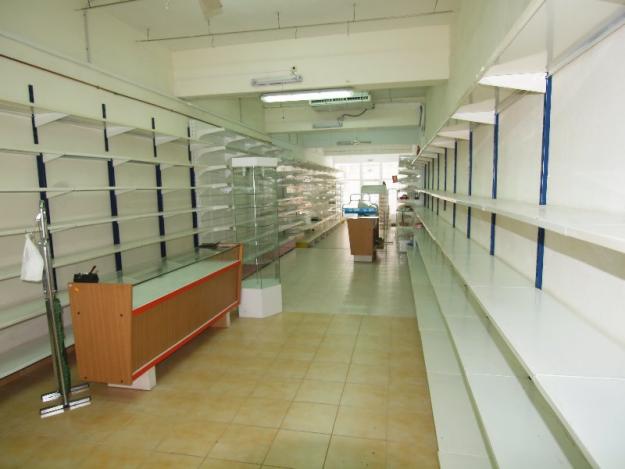 LCAL 220 M EN PALMA (SON ROCA) ZONA CENTRO COMERCIAL