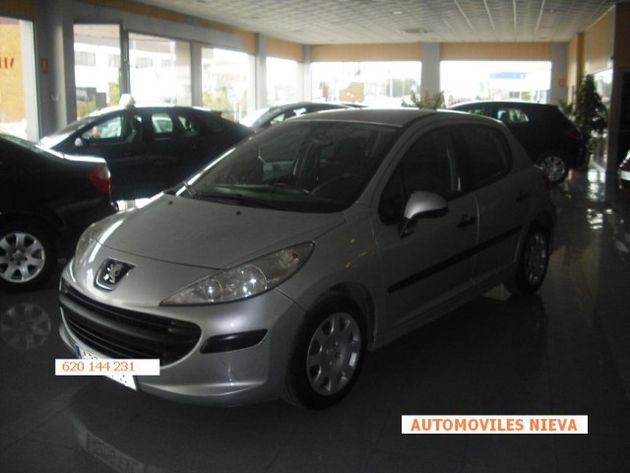 PEUGEOT 207 1.4i Confort