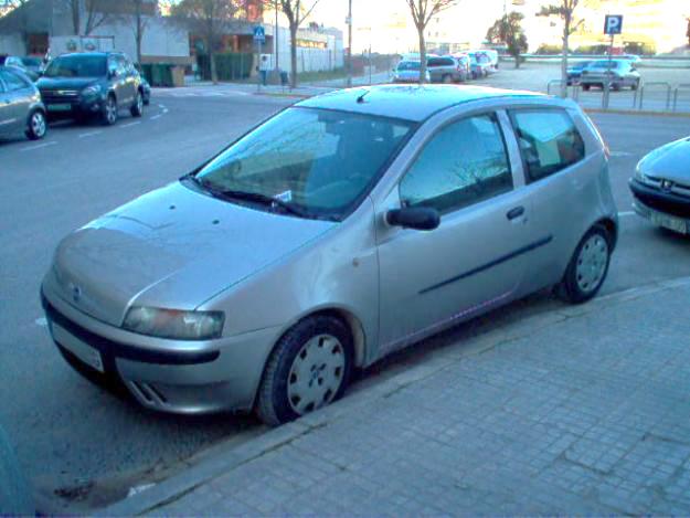 Vendo coche de 12 años por 650€ neg.