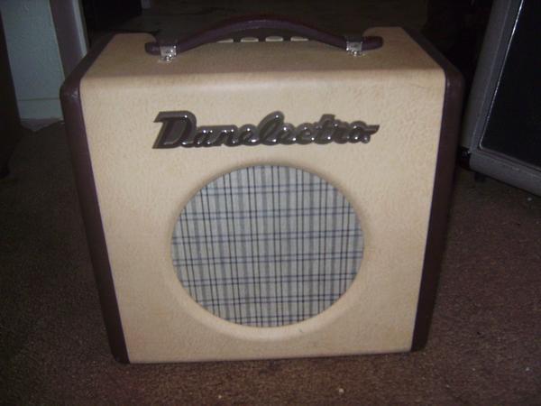 Danelectro Nifty Fifty (cabezal DIY + mueble combo original)