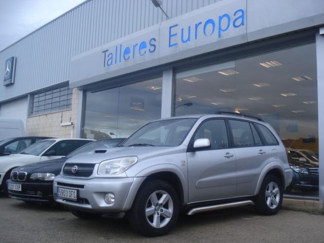 TOYOTA RAV4 2.0 D4D Sol