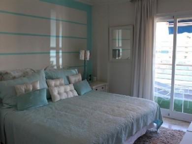 Apartamento con 2 dormitorios se vende en Marbella, Costa del Sol