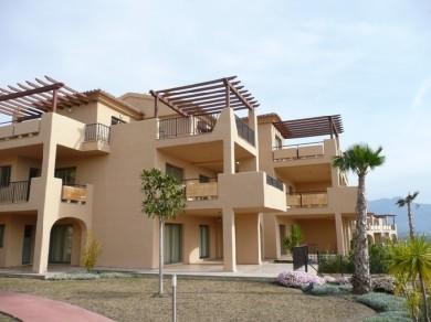 Apartamento con 3 dormitorios se vende en Benahavis, Costa del Sol