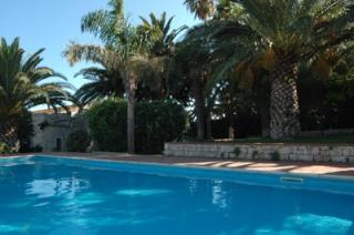 Apartamento en villa : 4/16 personas - piscina - vistas a mar - modica  ragusa (provincia de)  sicilia  italia
