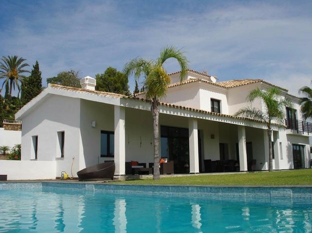 Villas a la venta en El Paraiso Costa del Sol